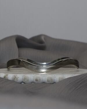 Vintage Sterling Silver Wavy Bangle Bracelet 23.4G / 8in N1500